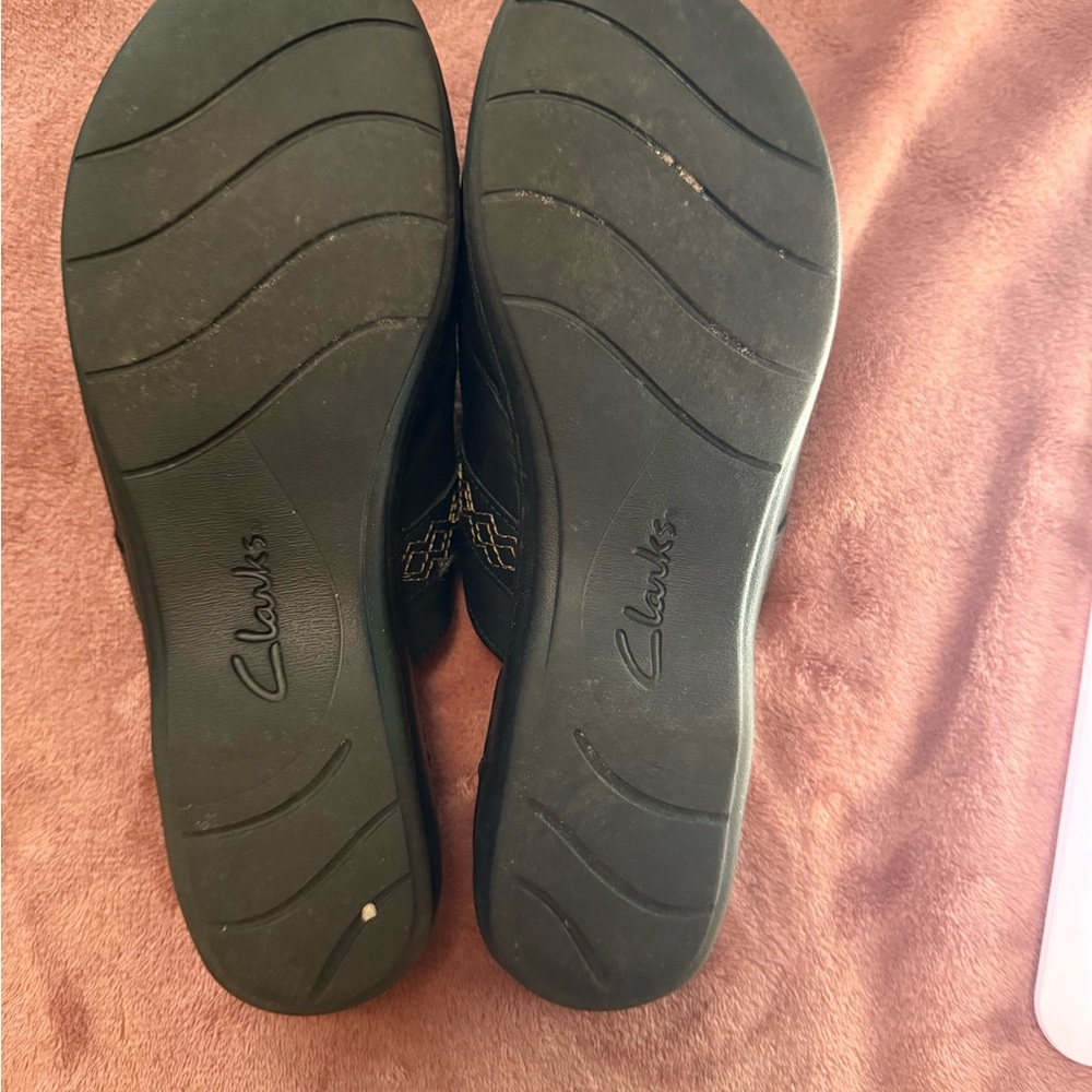 Clarks Black Leather Slip-On Mules with Decorative Stitching - Picture 2 of 7